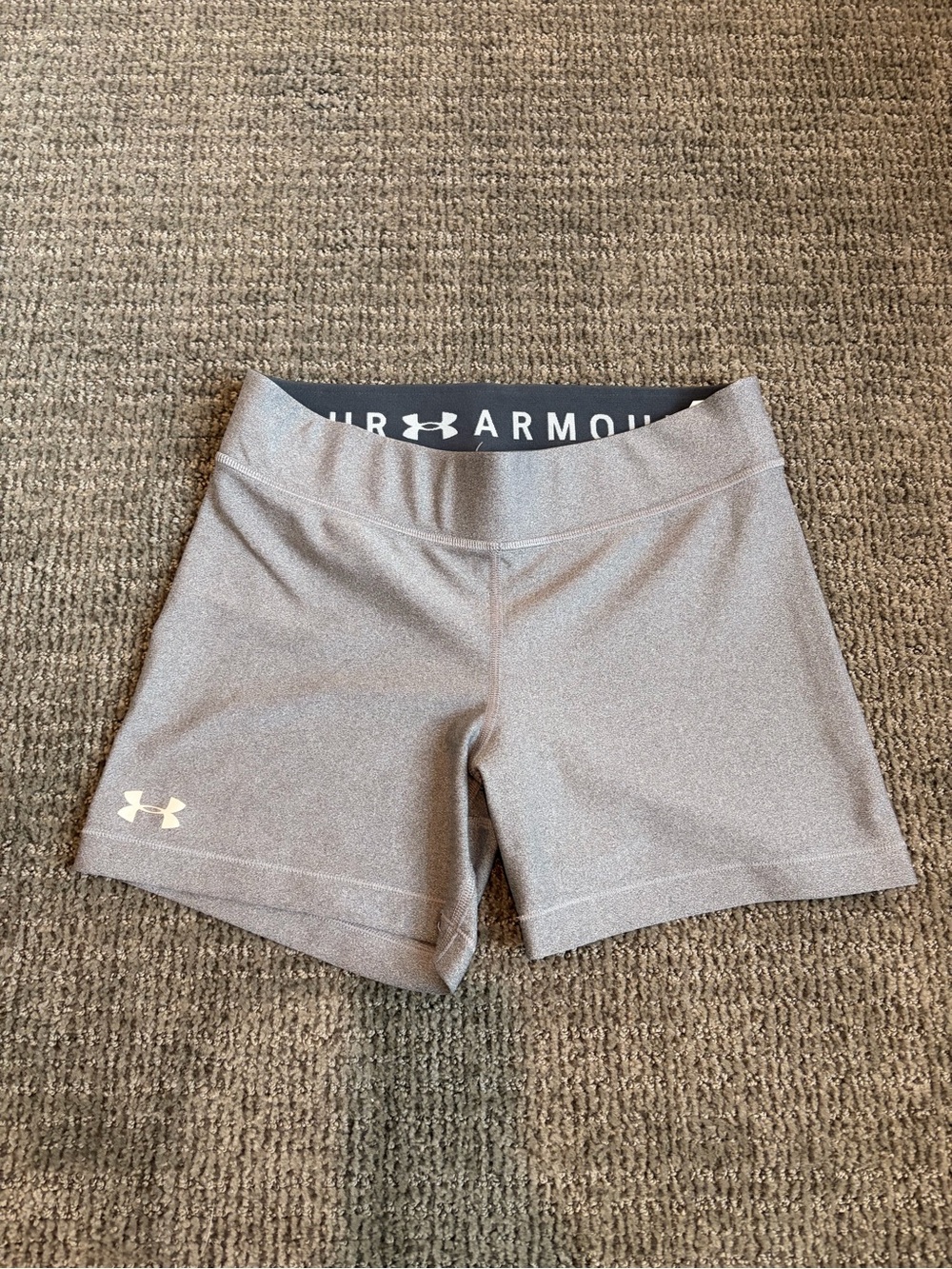 Under Armour HeatGear Gray Compression Biker Shorts Women's Large EUC